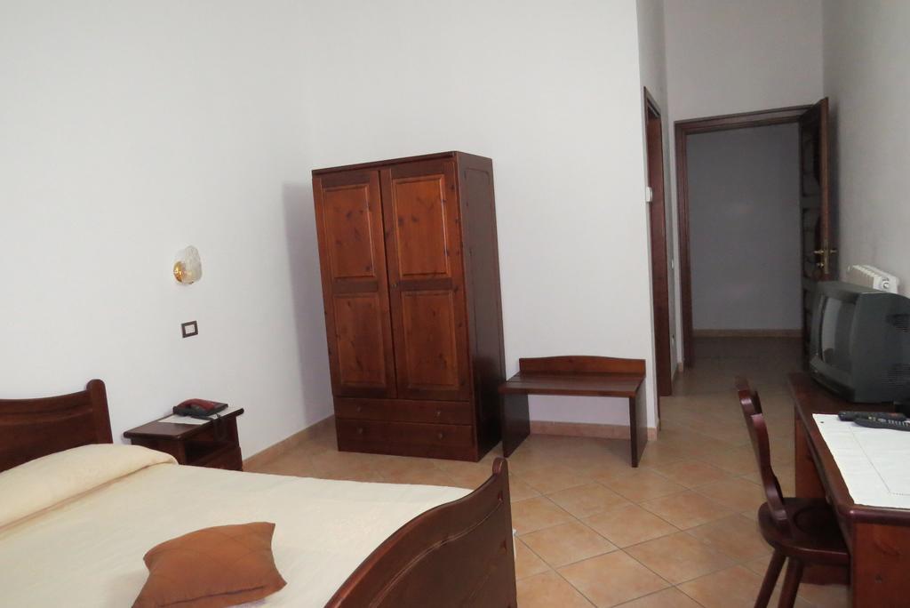 Hotel Ispinigoli Dorgali Quarto foto